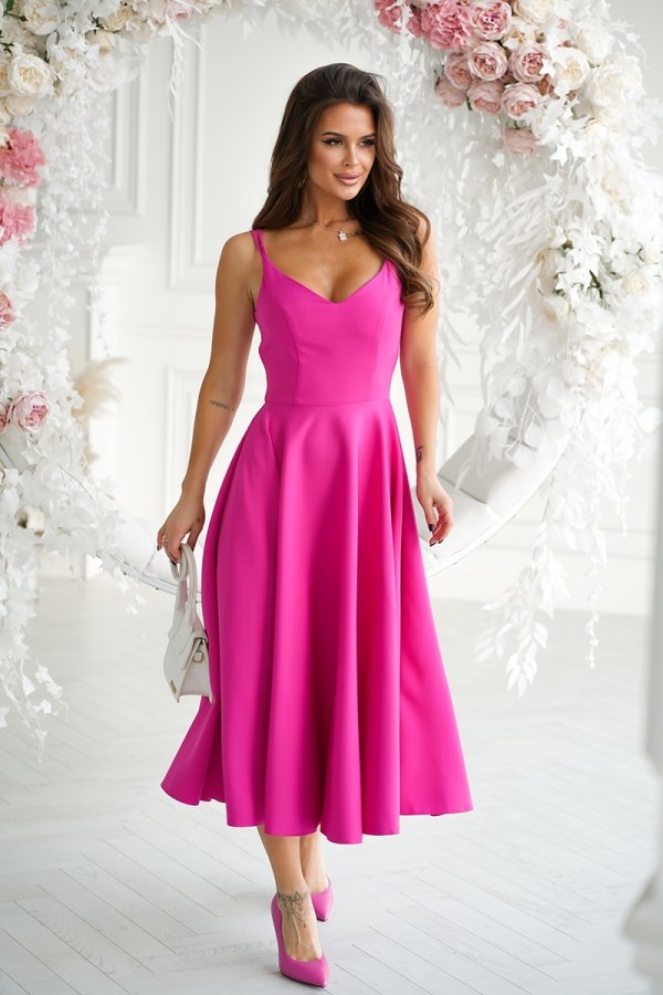 Efektowna rozkloszowana sukienka midi 244-05-3