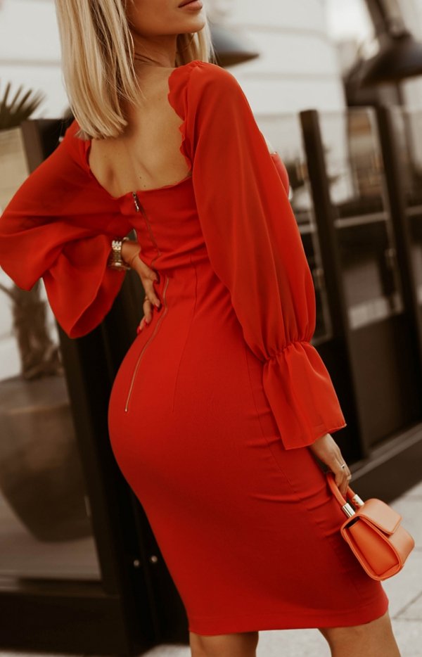  Kobieca dopasowana sukienka red 2224-02 tył