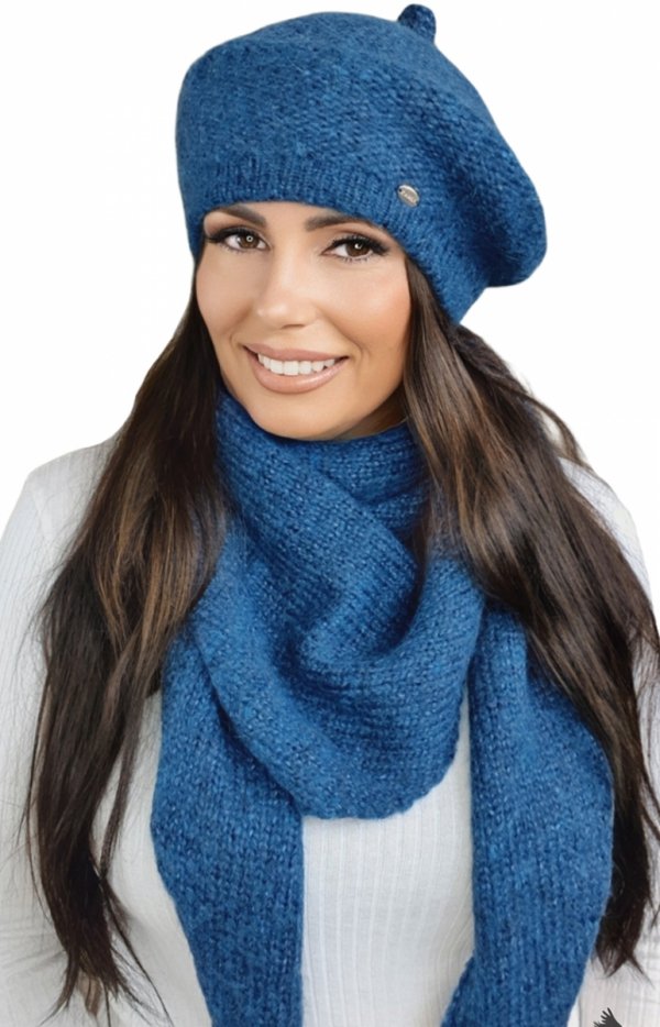 Zimowy beret damski Ofelia granatowy
