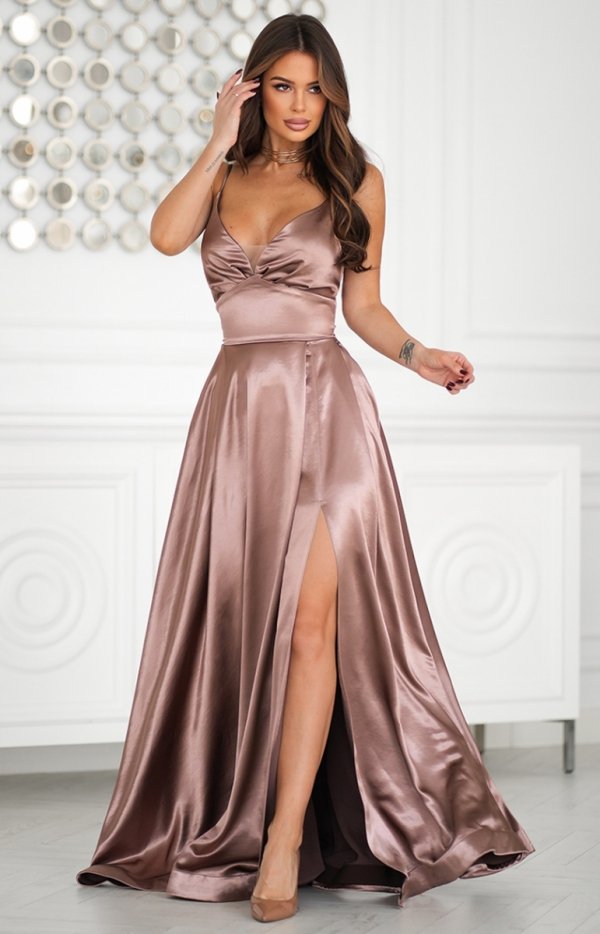 Połyskująca długa suknia wieczorowa z wiązaniem gorsetowym camelowa-2