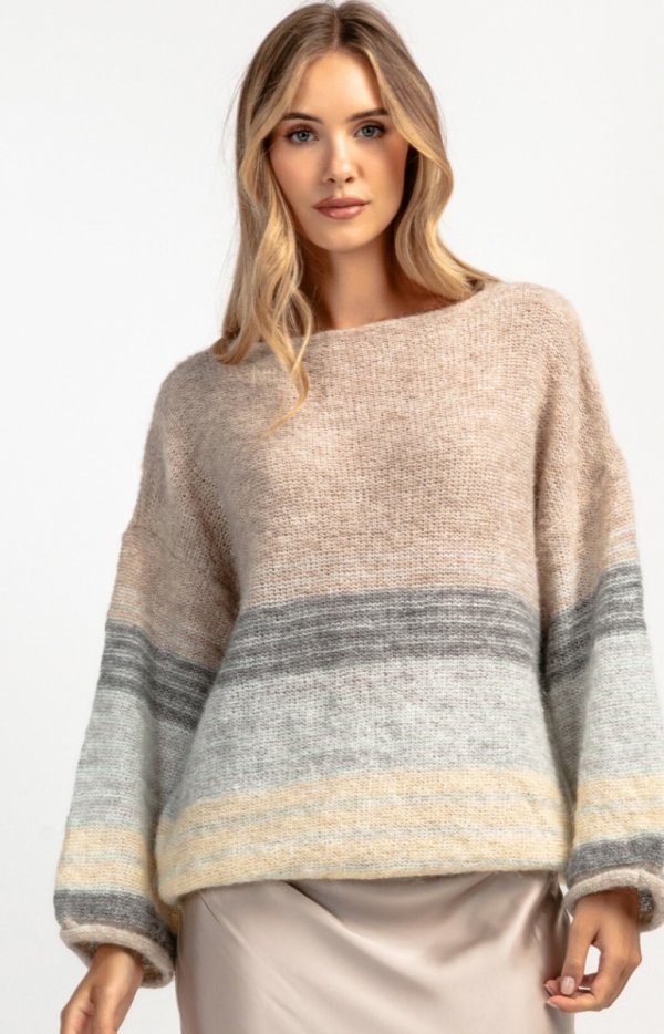 Oversizowy sweter wełniany w paski latte