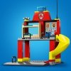 LEGO City 60375 Straż Pożarna Remiza Strażacka i Wóz Strażacki Gasi Pożar