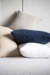 Cozy granatowa poduszka dekoracyjna 50x50