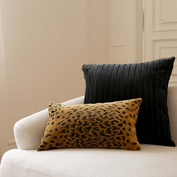 Cordian Black Decorative Pillow 50x50 Prestige Line