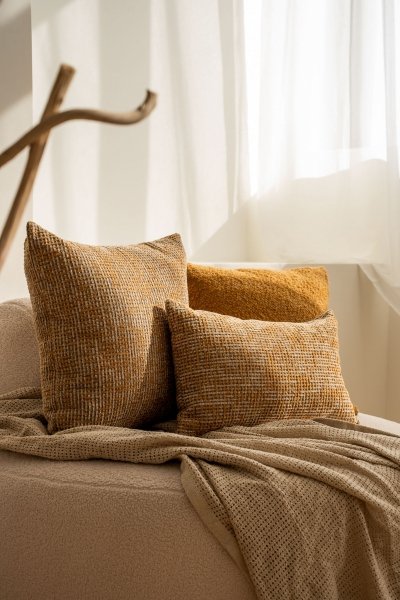 Cream Set of 3 Decorative Pillows Aurum
