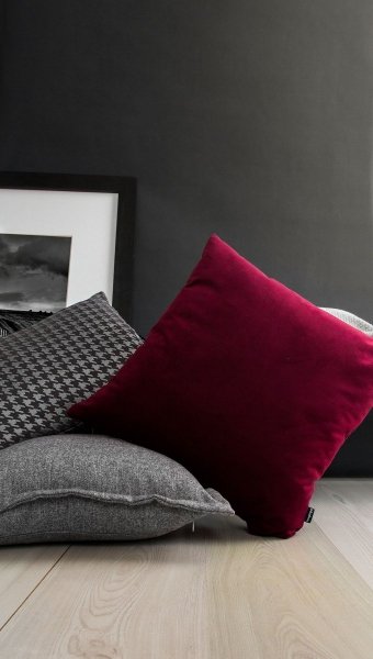 Velvet Burgundy Decorative Pillow 45x45