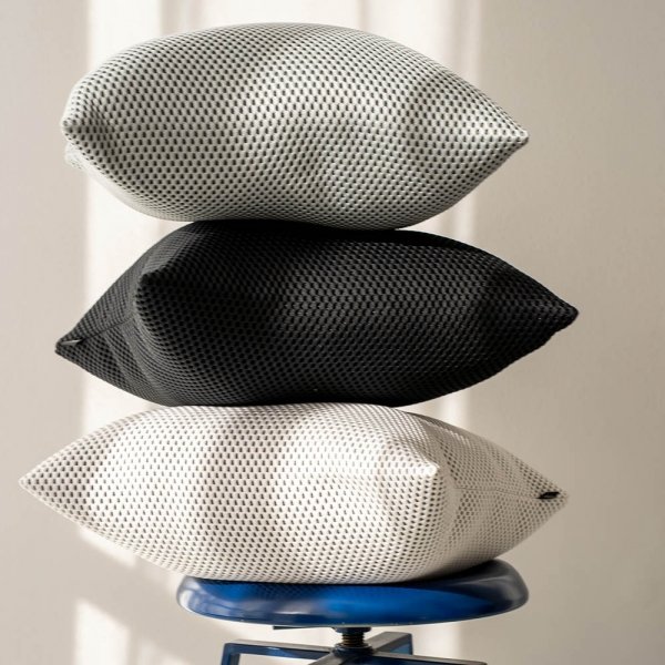  Biała poduszka dekoracyjna Sonic