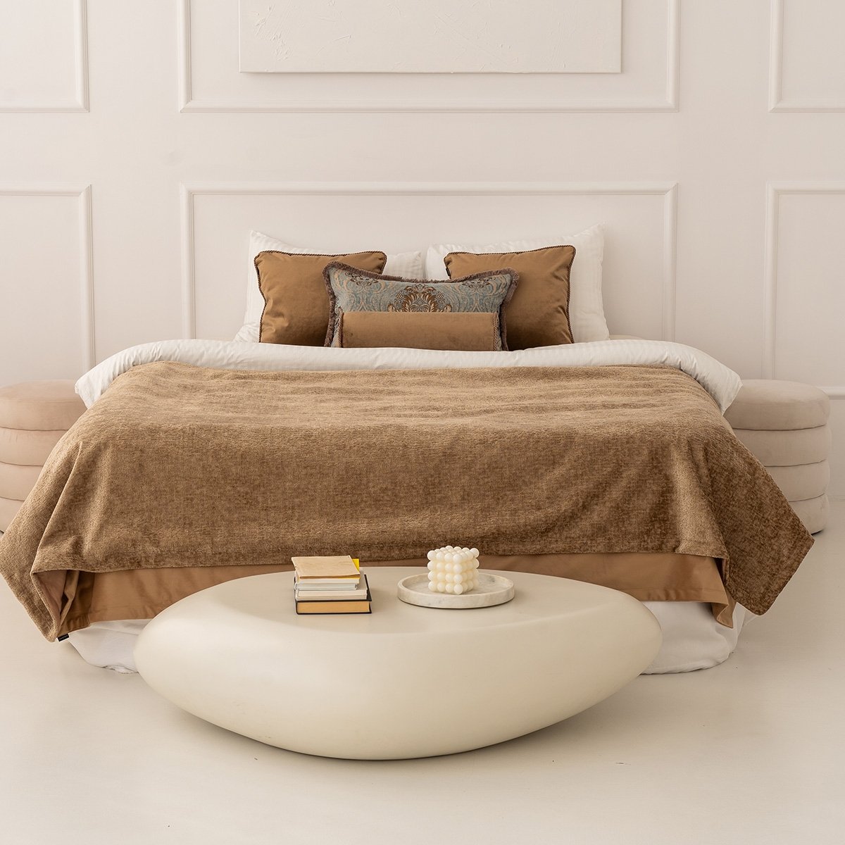 Schlafzimmer-Set in Beige und Mint, Aurum + Bergen + Glamour.