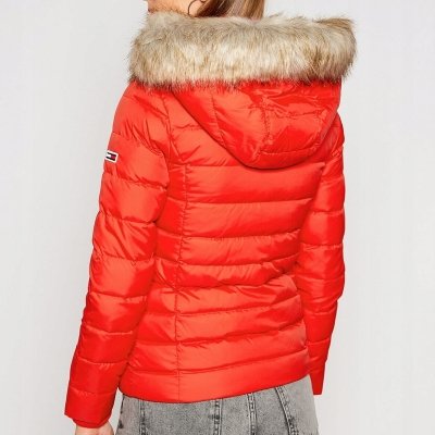 Kurtka damska puchowa Tommy Jeans zimowa czerwona z kapturem