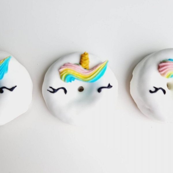 KOŃSKA CUKIERENKA. DONUT JEDNOROŻEC Smakołyki/Cukierki naturalne dla koni