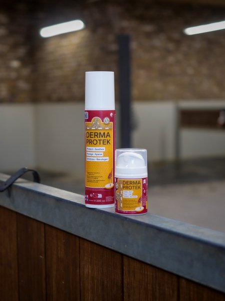 KEVIN BACON'S DERMA PROTEK Krem ​​bogaty w oleje roślinne i miód do stosowania na skórę konia