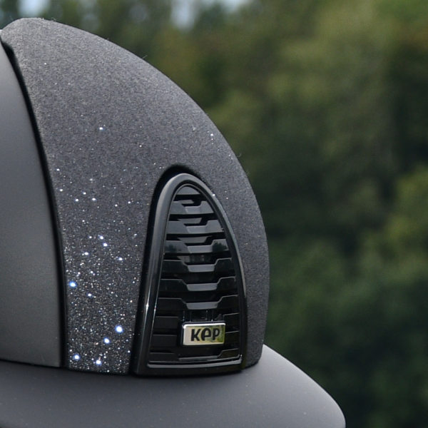 KEP ITALIA CROMO 2.0 SHINE BLACK Kask jeździecki SZEROKI DASZEK