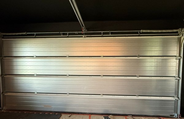 PRZECENA: Brama RenoMatic 5300 x 2250 mm, Przetłoczenia L, Planar, kolor CH 7016 Matt deluxe antracytowy + prowadzenie N (USZKODZONA, ZDEMONTOWANA)