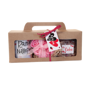 Zestaw WALENTYNKOWY - Kubek  KOCHAM CIĘ  ,sól do kąpieli z płatkami róży i mydełko różyczki