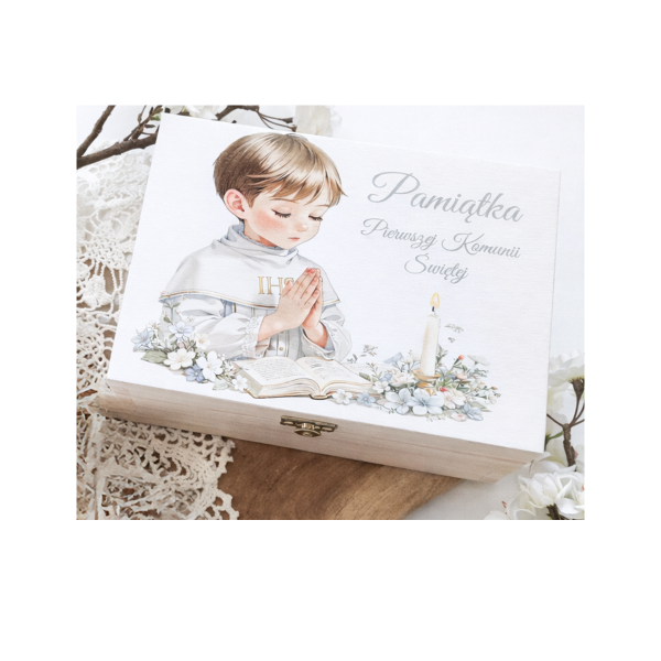 Herbaciarka drewniana "Pamiątka Pierwszej Komunii Świętej" - mix wzorów rozmiar 22,5x8x16 cm